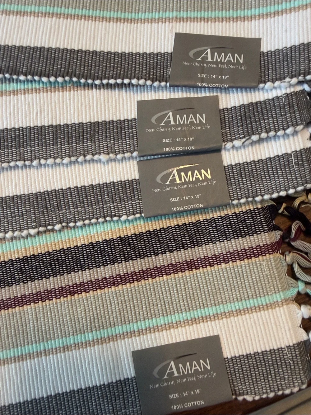 Bundle of 8 new placemats.